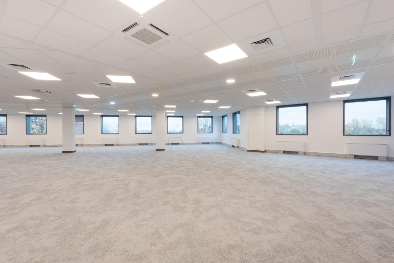 Bureau Saint-Aubin 3359m² Location bureau Saint-Aubin Essonne OLBUR2103595 3